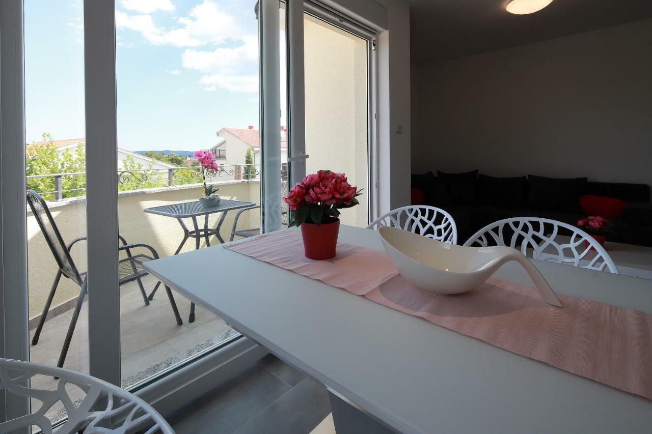 Apartmani Judita Pinezici  Exterior photo