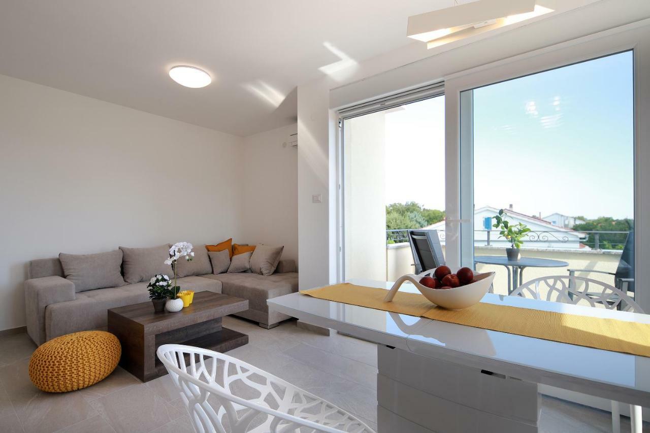 Apartmani Judita Pinezici  Exterior photo