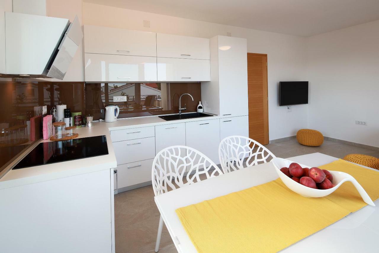 Apartmani Judita Pinezici  Exterior photo
